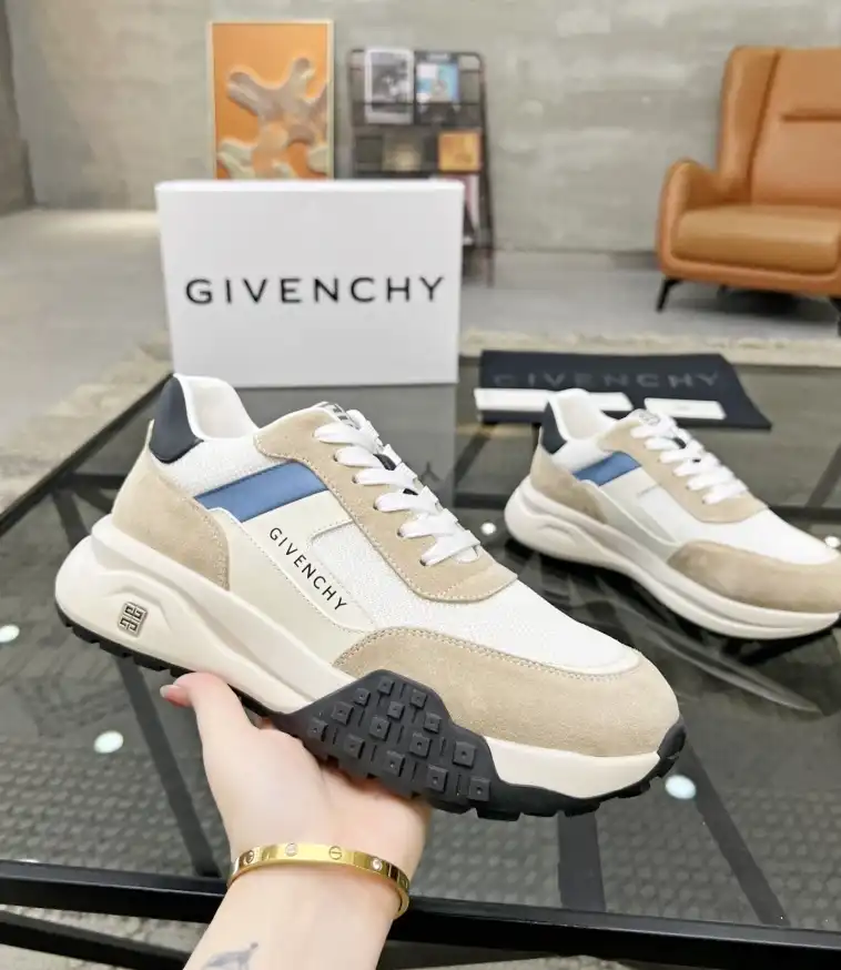 hype Givenchy Sneakers