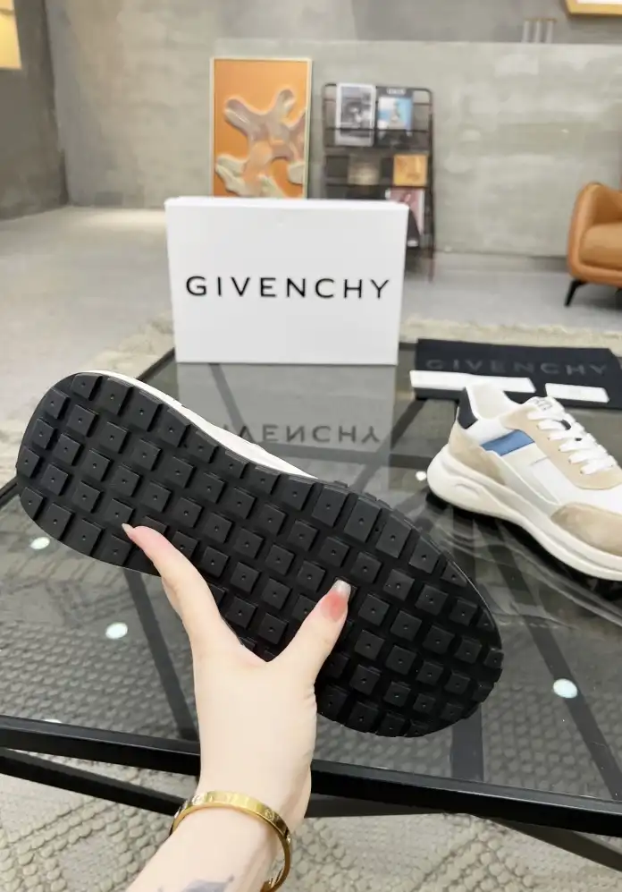 hype Givenchy Sneakers