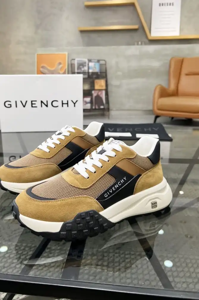 hype Givenchy Sneakers