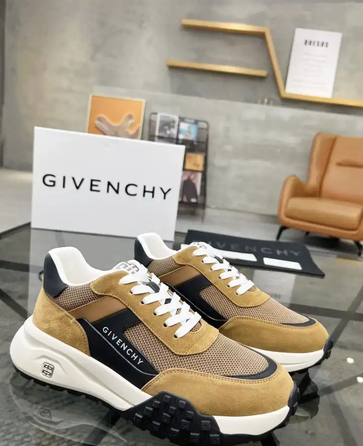 hype Givenchy Sneakers