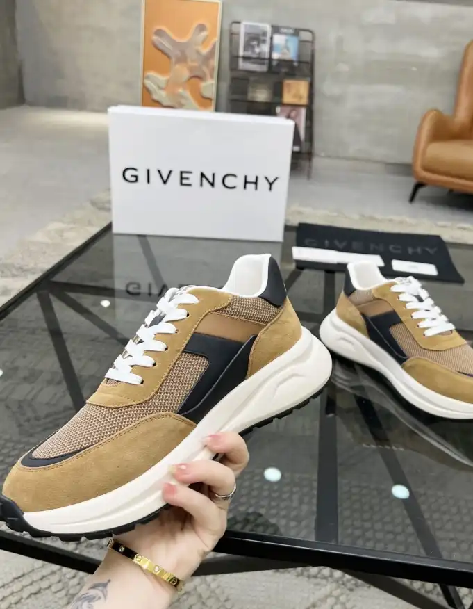 hype Givenchy Sneakers