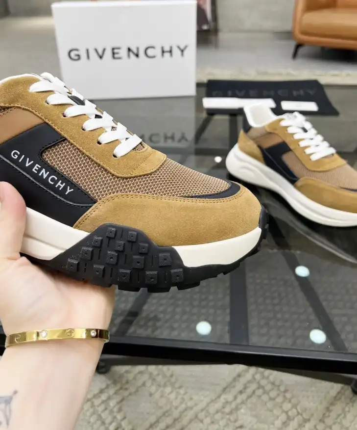 hype Givenchy Sneakers