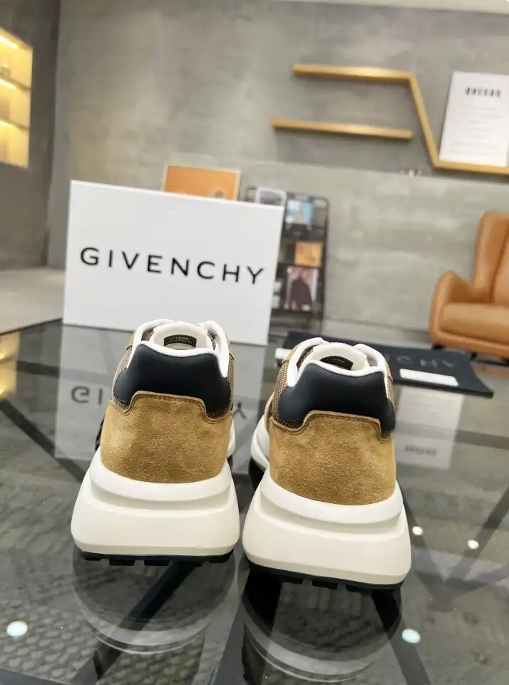 hype Givenchy Sneakers