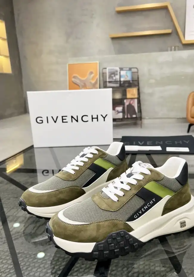 hype Givenchy Sneakers