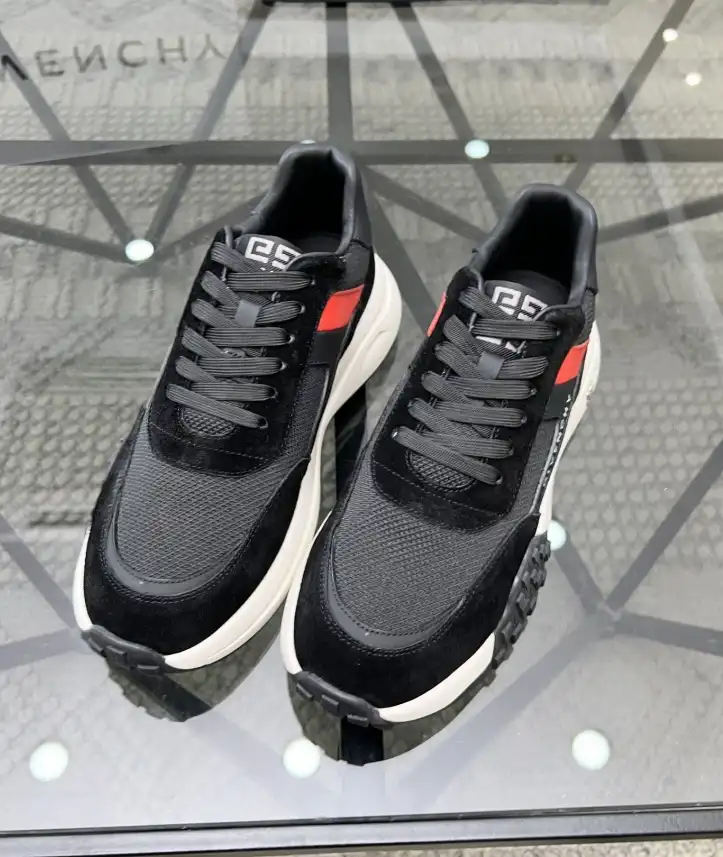 hype Givenchy Sneakers