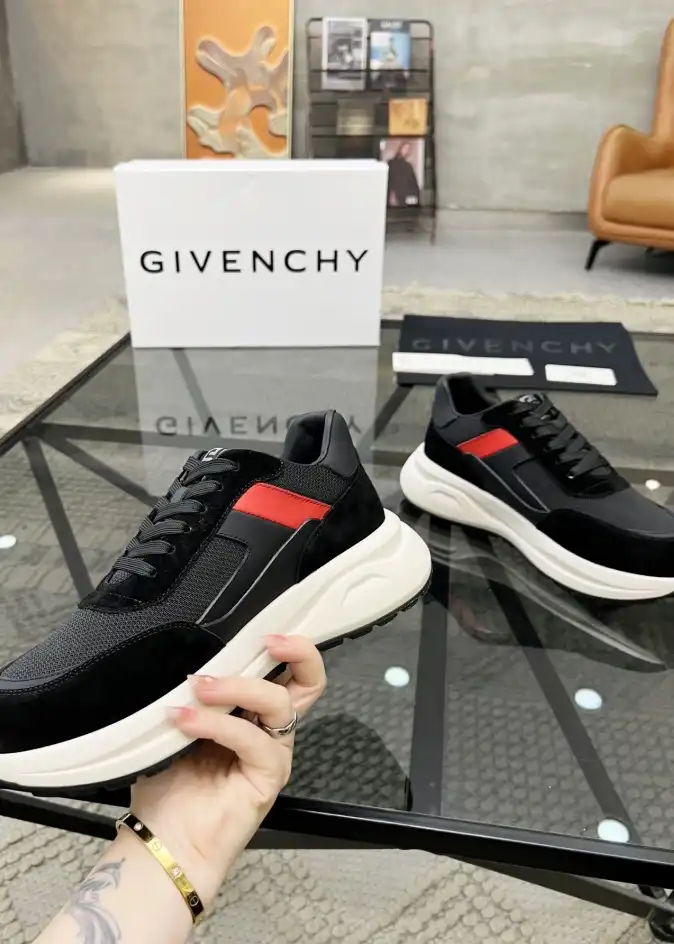 hype Givenchy Sneakers