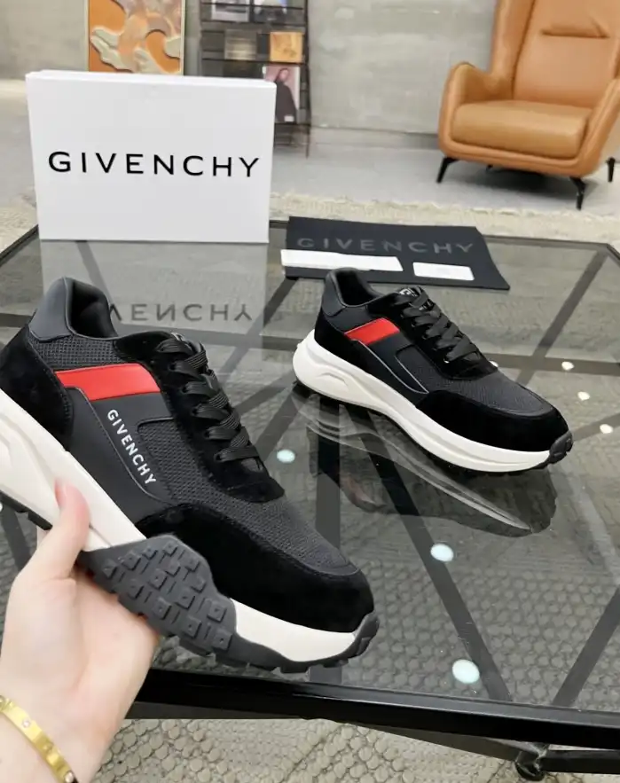 hype Givenchy Sneakers