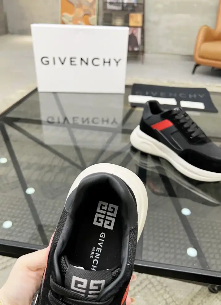 hype Givenchy Sneakers