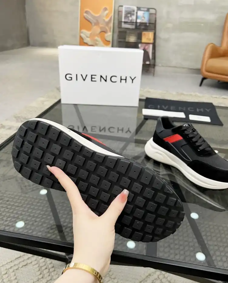 hype Givenchy Sneakers