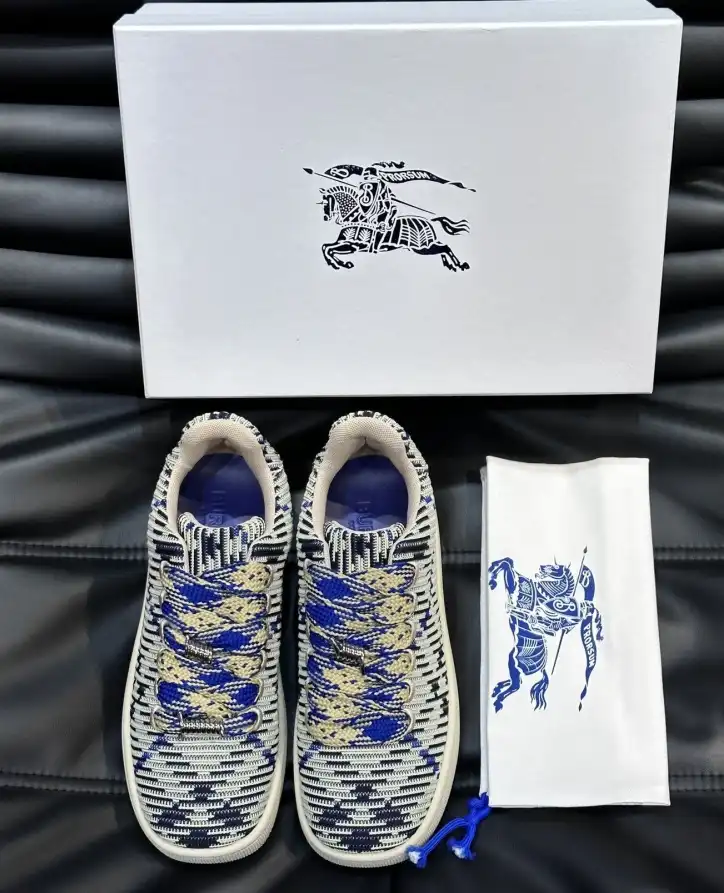 hype Burberry Sneakers