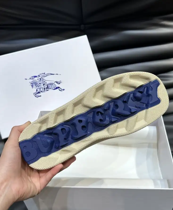 hype Burberry Sneakers