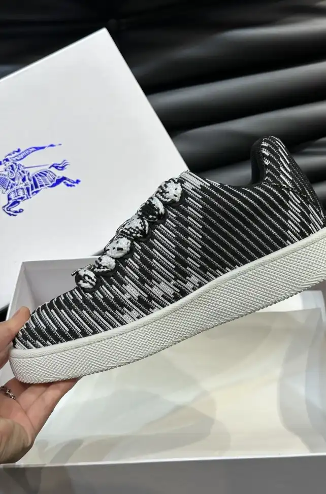 hype Burberry Sneakers