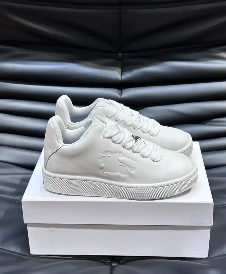 hype Burberry Sneakers