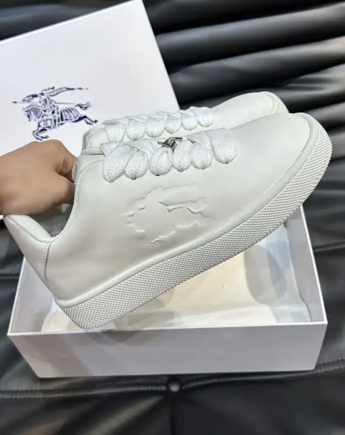 hype Burberry Sneakers