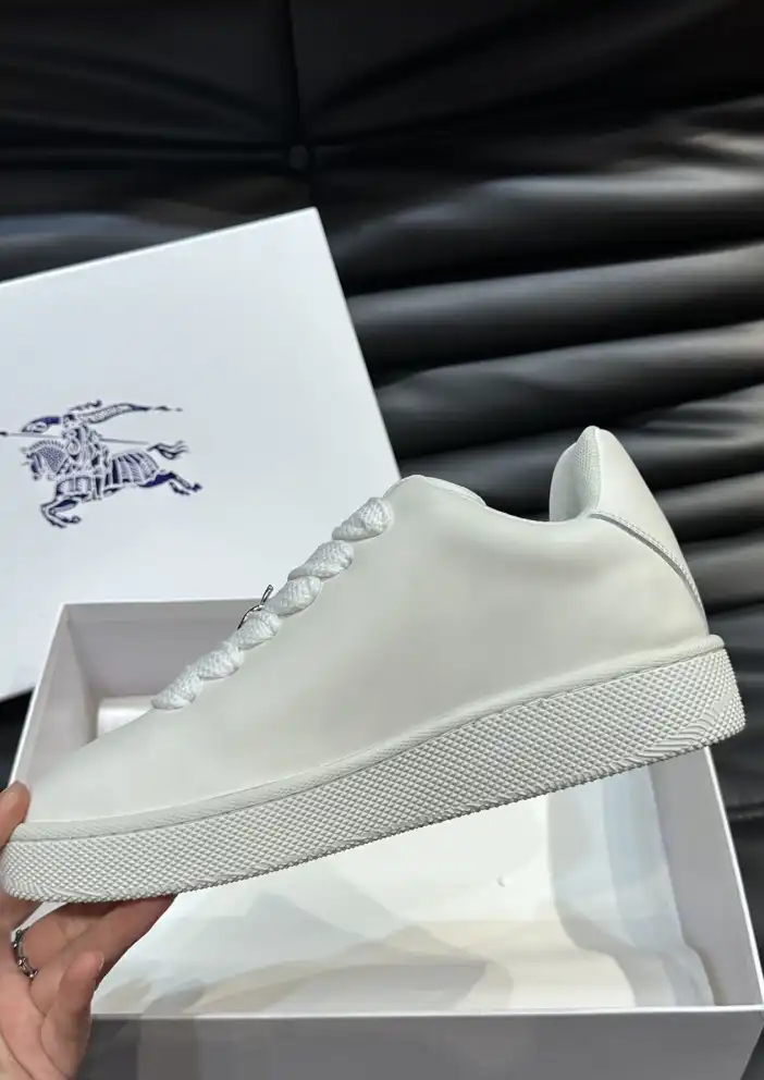 hype Burberry Sneakers