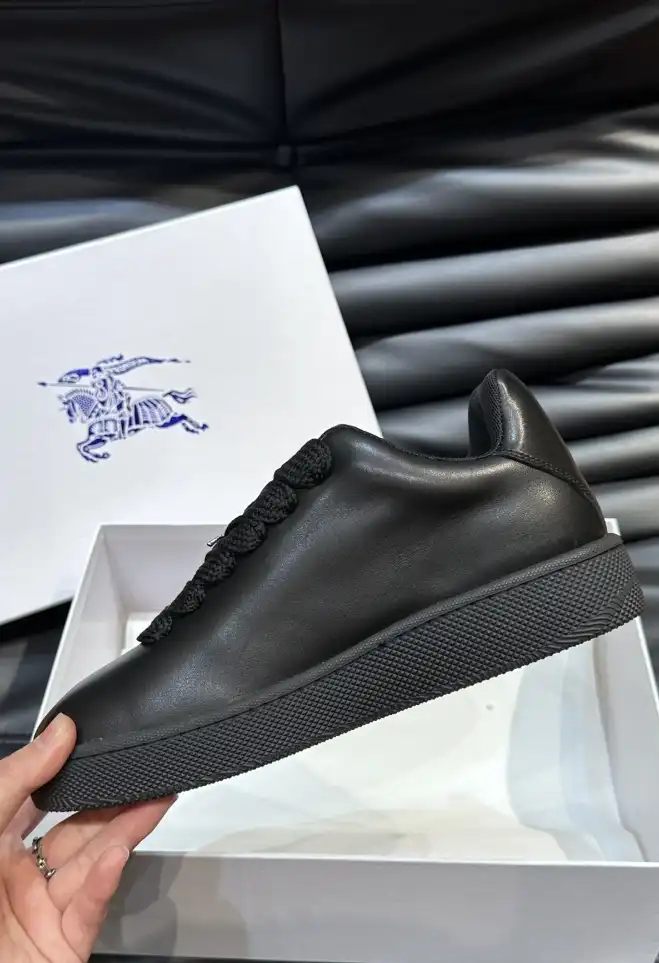 hype Burberry Sneakers