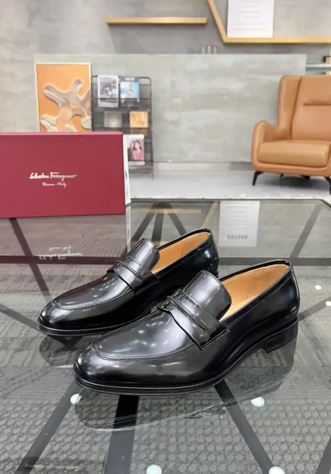 hype Ferragamo Leather Shoes