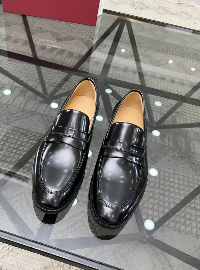 hype Ferragamo Leather Shoes