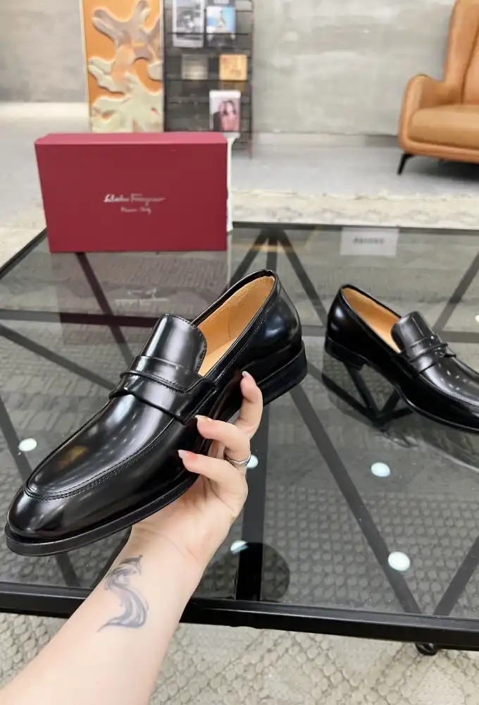 hype Ferragamo Leather Shoes