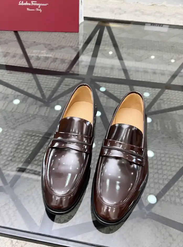 hype Ferragamo Leather Shoes