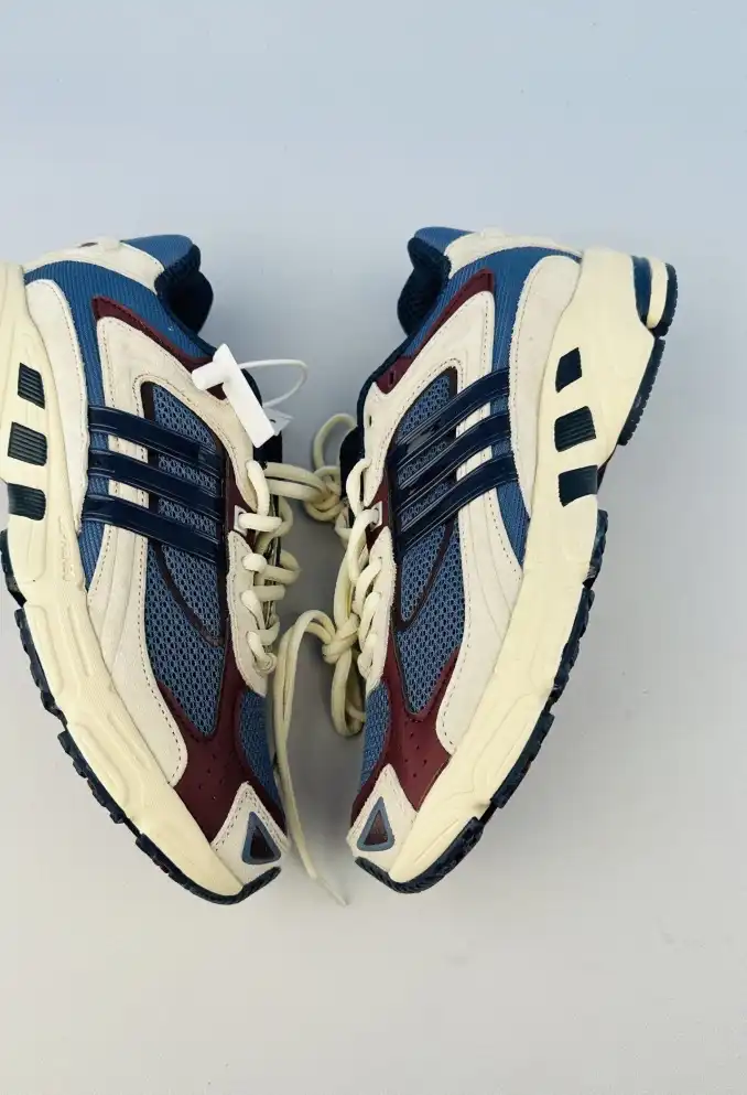 hype Adidas Sneakers