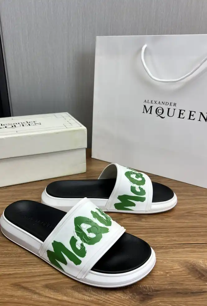 hype Alexander Mcqueen slippers