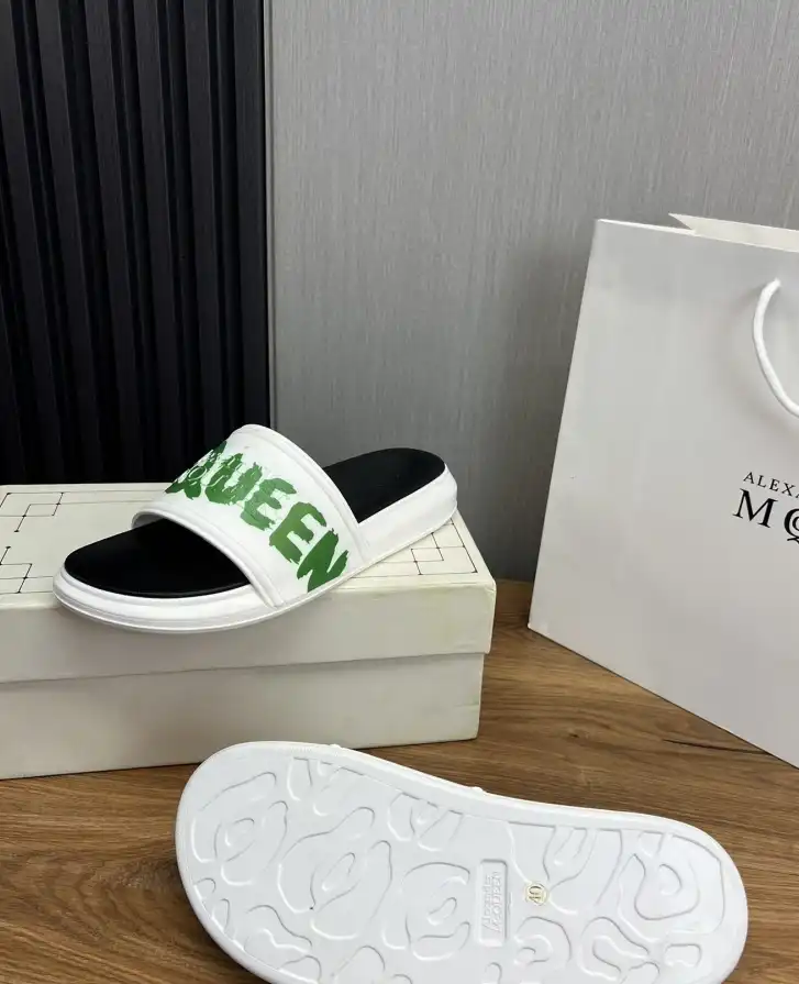 hype Alexander Mcqueen slippers