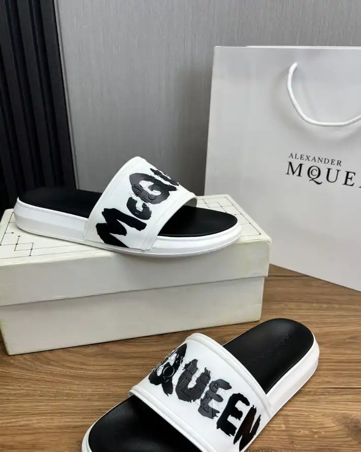 hype Alexander Mcqueen slippers