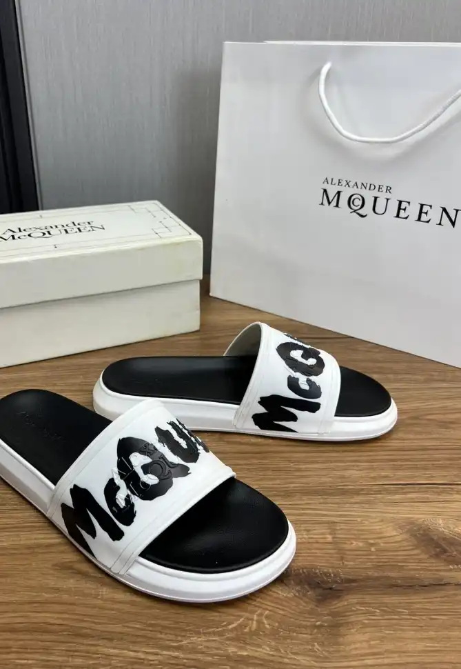 hype Alexander Mcqueen slippers