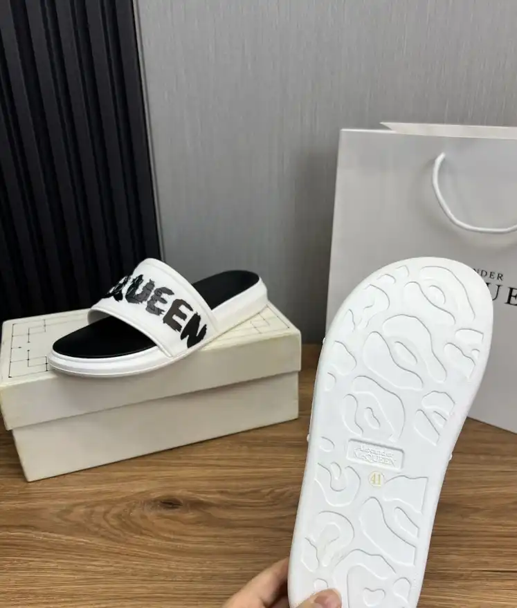 hype Alexander Mcqueen slippers