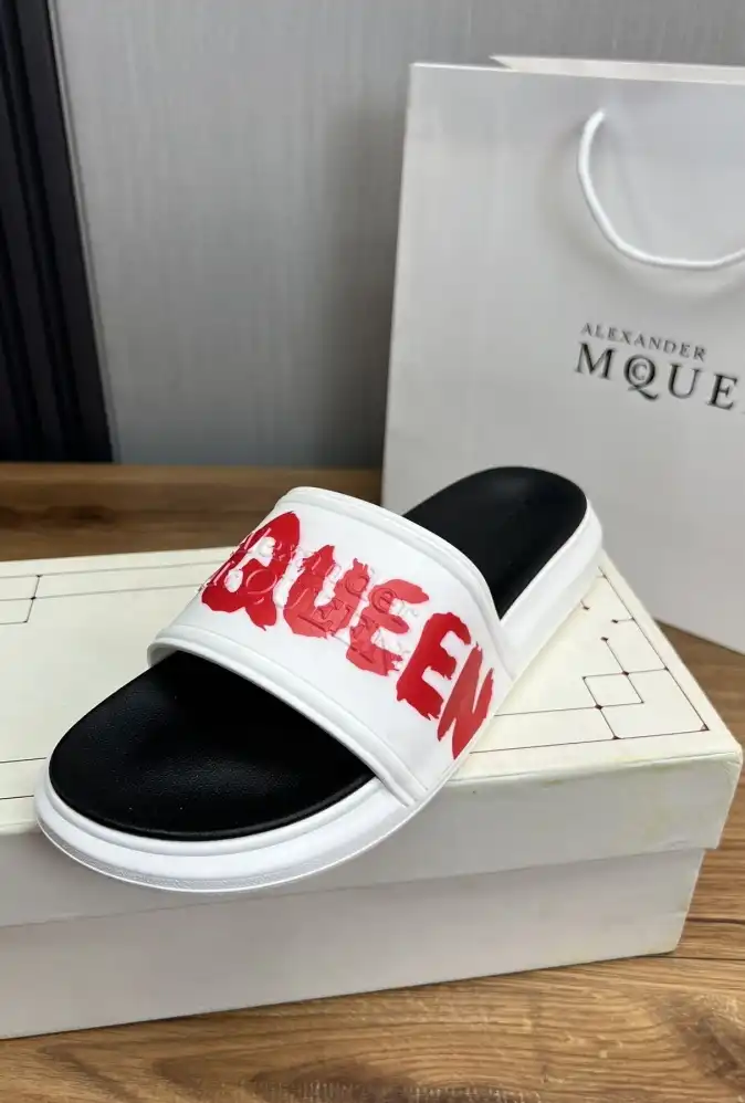 hype Alexander Mcqueen slippers