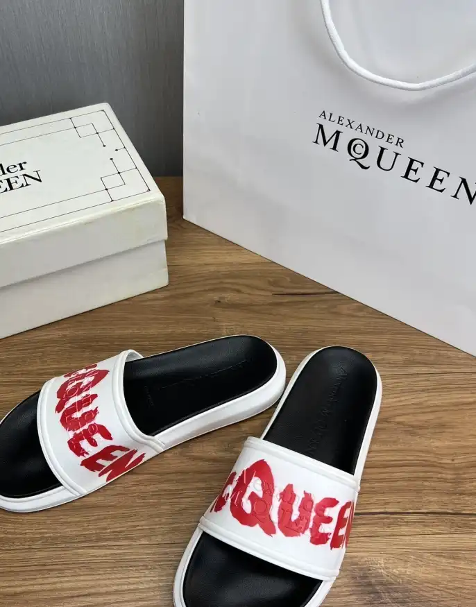 hype Alexander Mcqueen slippers