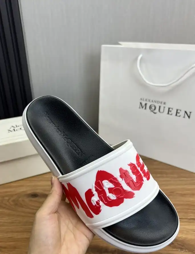 hype Alexander Mcqueen slippers