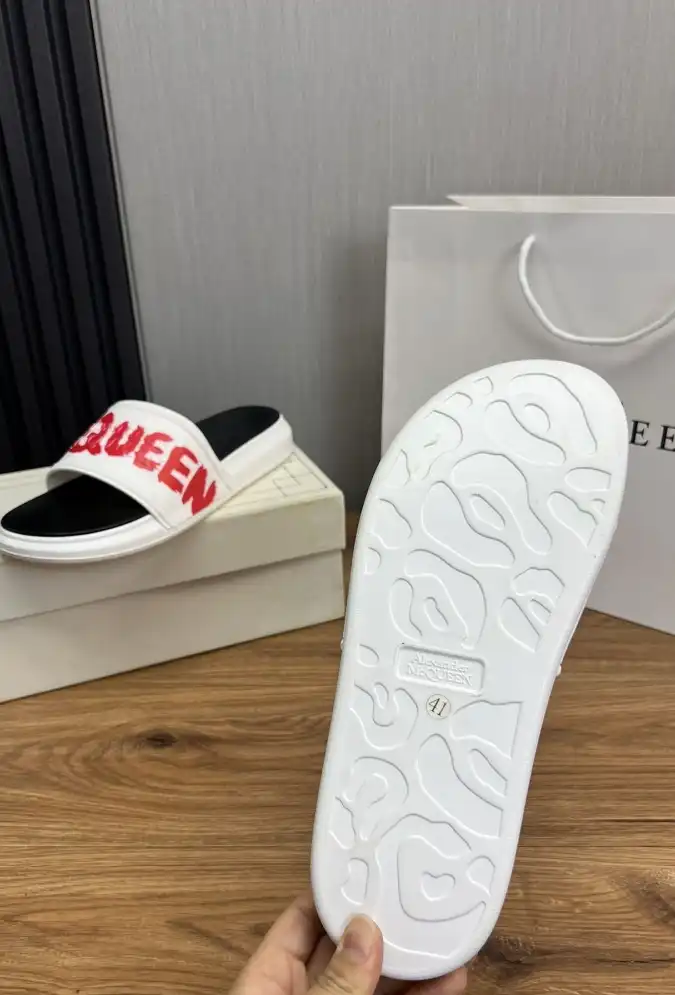 hype Alexander Mcqueen slippers