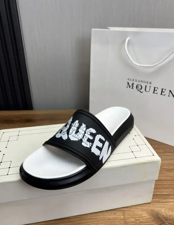 hype Alexander Mcqueen slippers