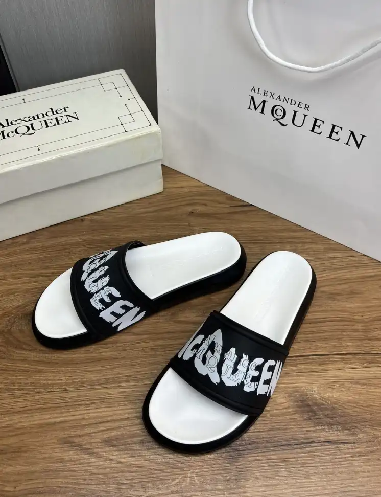 hype Alexander Mcqueen slippers