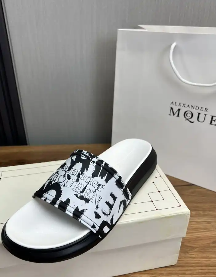 hype Alexander Mcqueen slippers