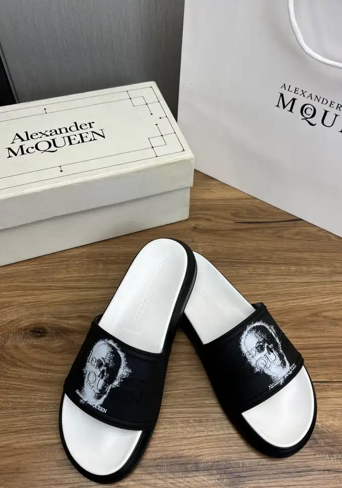 hype Alexander Mcqueen slippers