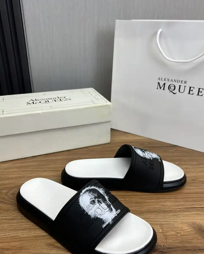 hype Alexander Mcqueen slippers