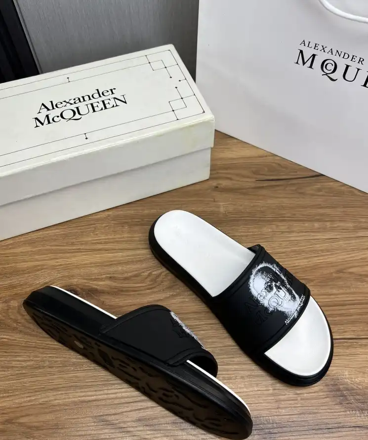 hype Alexander Mcqueen slippers