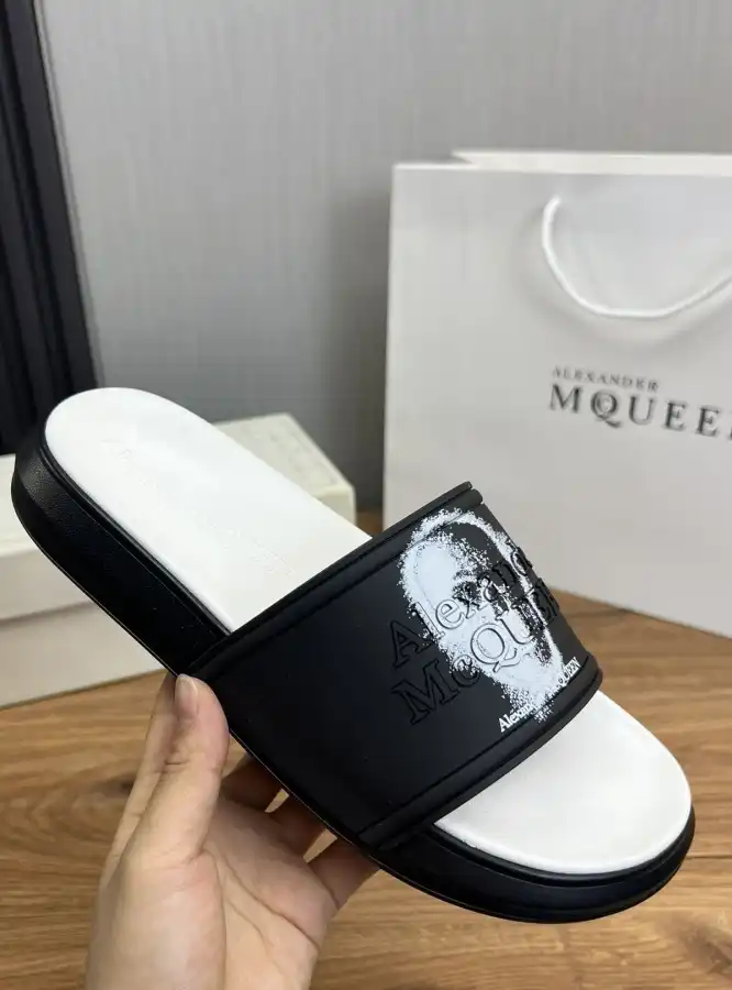 hype Alexander Mcqueen slippers