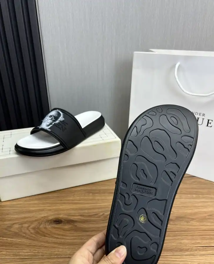 hype Alexander Mcqueen slippers