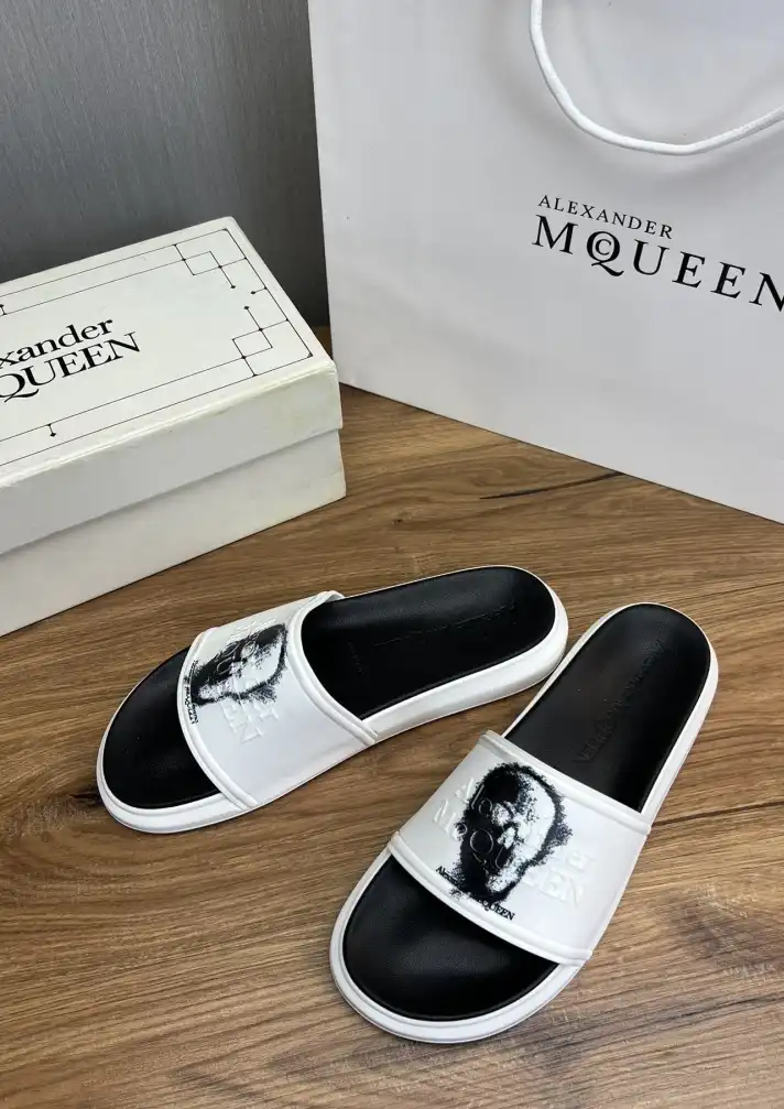 hype Alexander Mcqueen slippers