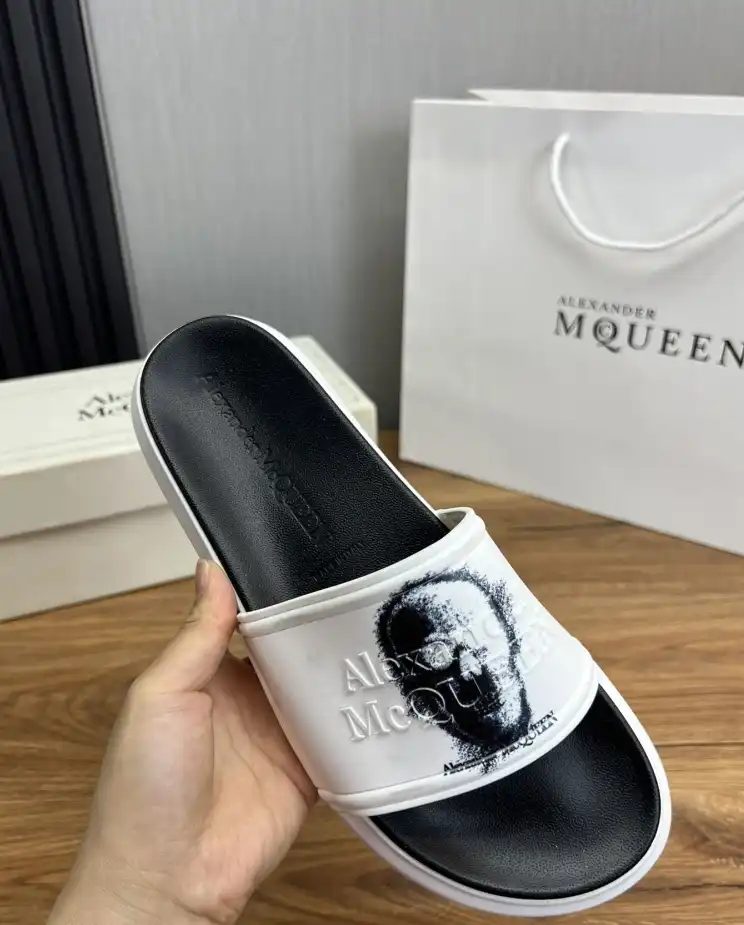 hype Alexander Mcqueen slippers