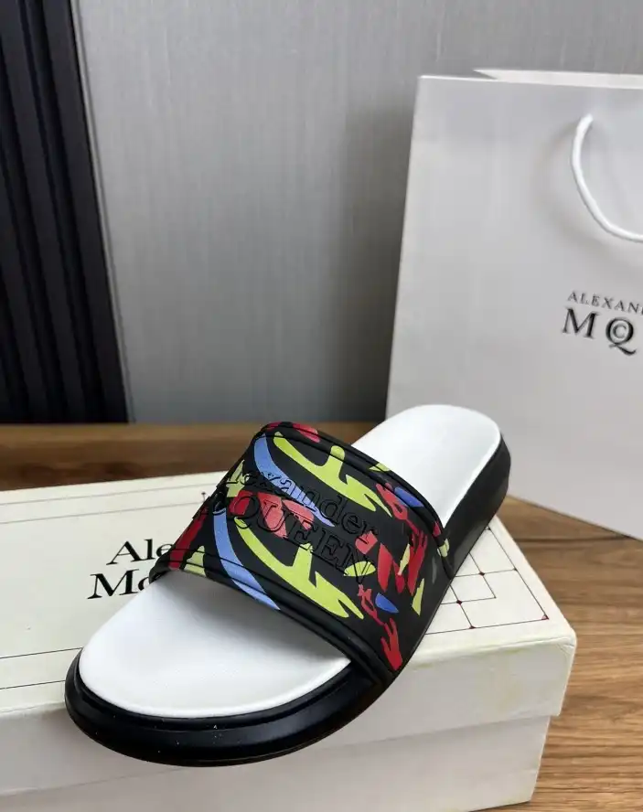 hype Alexander Mcqueen slippers