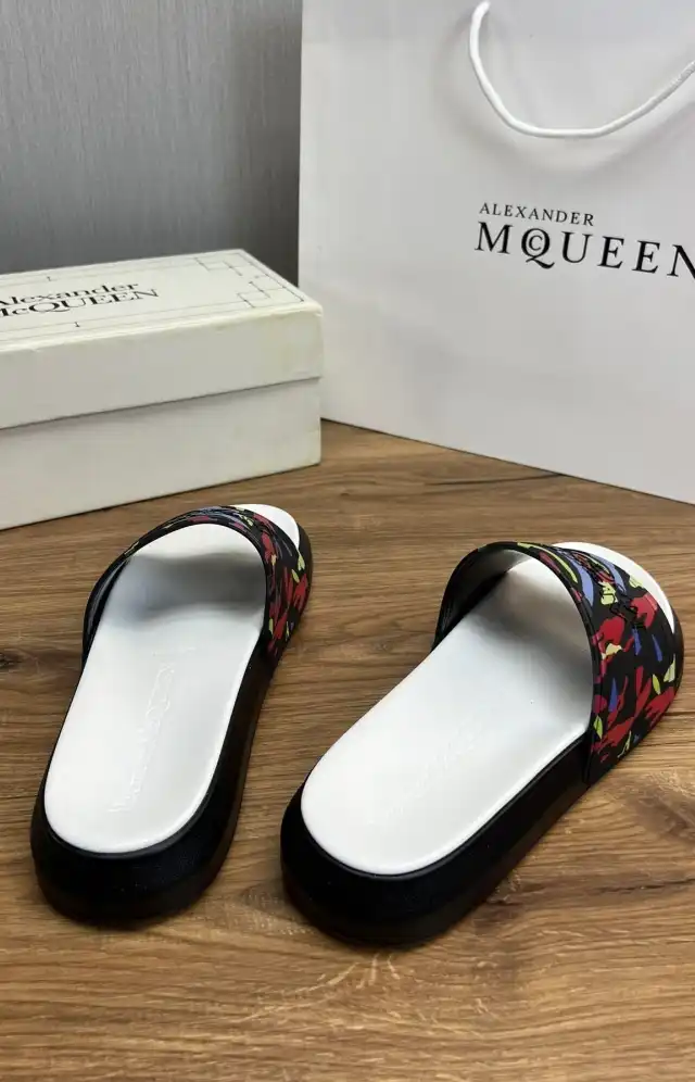 hype Alexander Mcqueen slippers