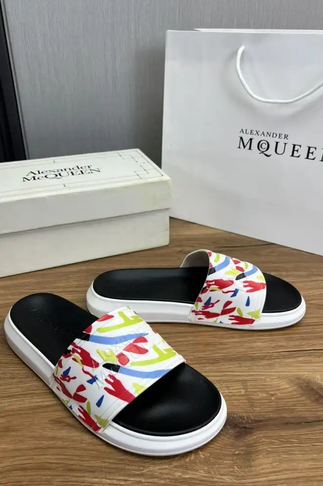 hype Alexander Mcqueen slippers