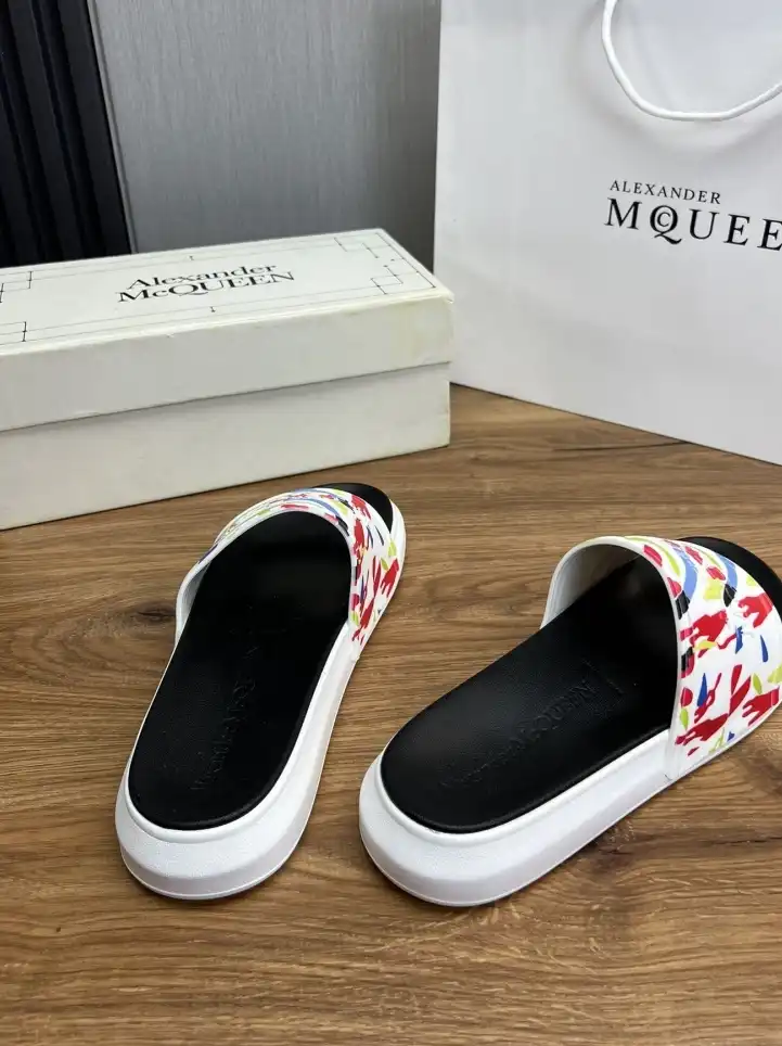 hype Alexander Mcqueen slippers