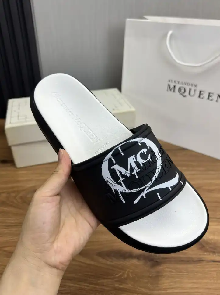 hype Alexander Mcqueen slippers