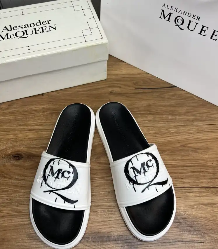 hype Alexander Mcqueen slippers